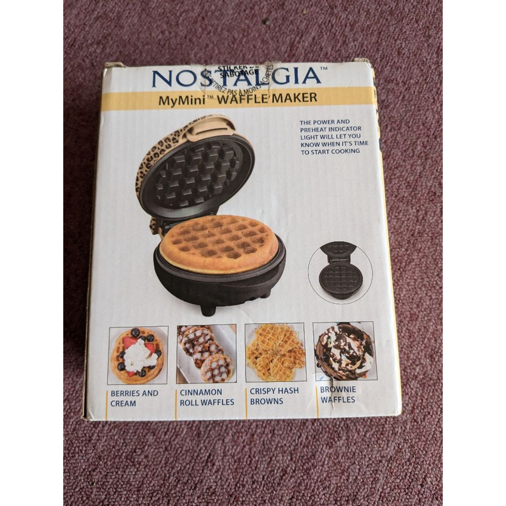 Nostalgia mini waffler maker - Picture 3 of 3